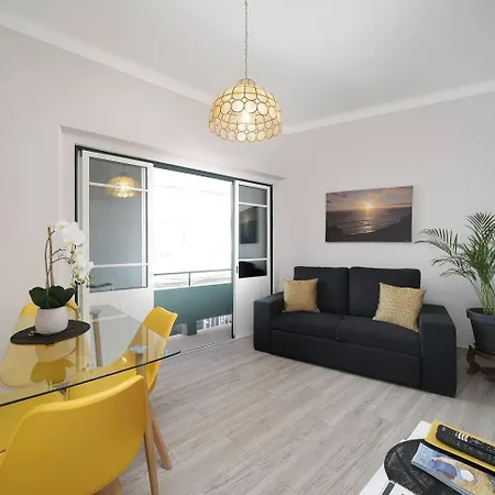 Spacious Stylish Apartman